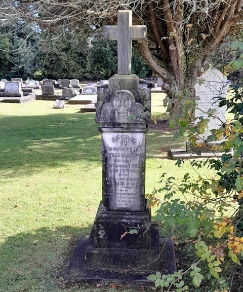 Cross Memorial Before Maintenance